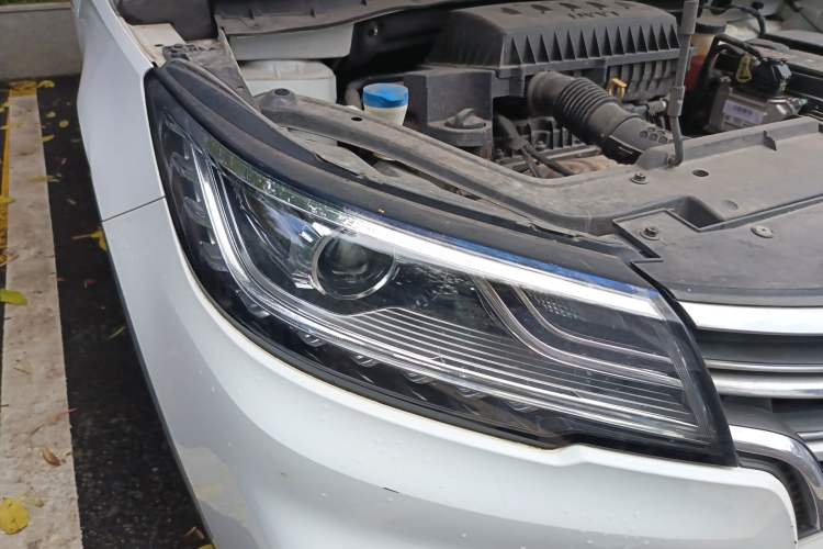 Used Roewe RX3 2018 1.6L Manual Internet Smart Edition Right Front Headlight