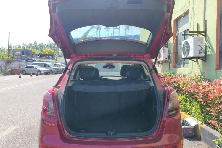 Used Buick Encore 2018 18T Automatic Two-Wheel Drive Urban Elite Model
