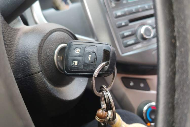 Used Chevrolet Aveo Sonic 2011 Sedan 1.4L MT SL
