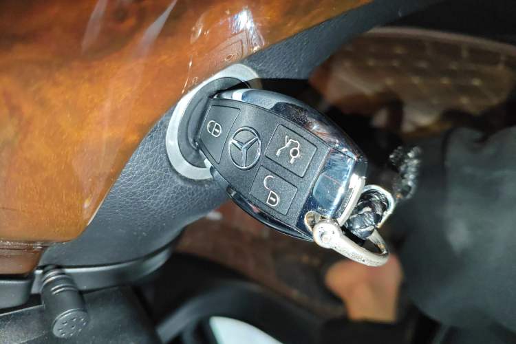 Used Mercedes-Benz M-Class 2015 ML 400 4MATIC Dynamic Model Vehicle Key