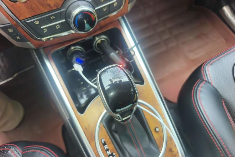 Used Zotye Domy X5 2015 1.5T CVT Landlord Model China IV Standard
