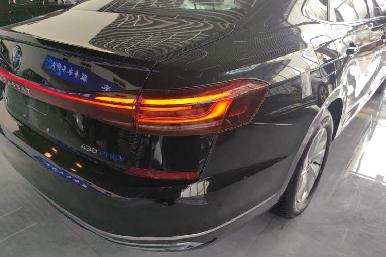 Used Volkswagen Passat New Energy 2025 430 PHEV Hybrid Business Edition Right Rear Taillight