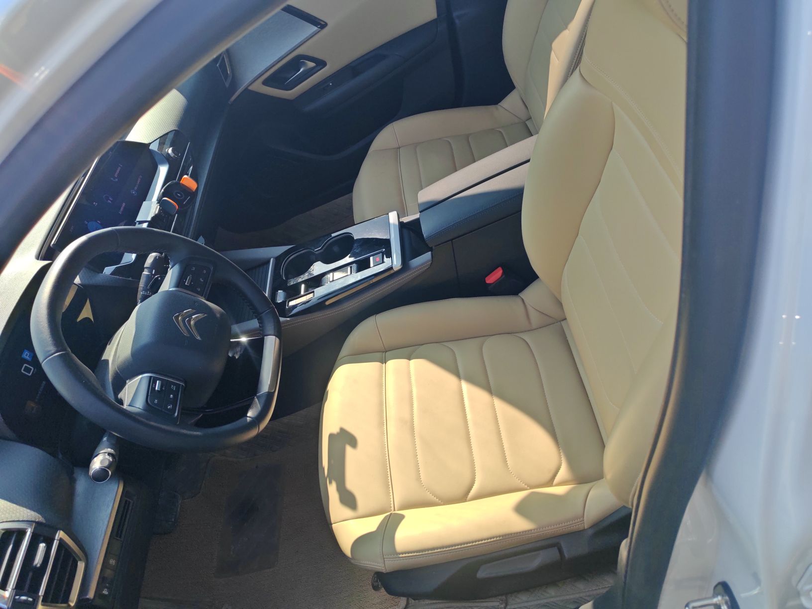 Переднее сиденье в автомобиле