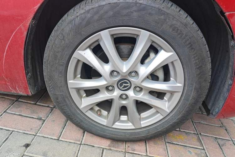 Used Mazda 3 Axela 2016 Sedan 1.5L Automatic Luxury Model
