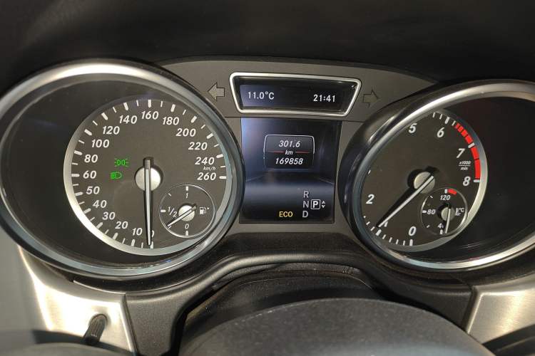 Used Mercedes-Benz M-Class 2014 ML 320 4MATIC