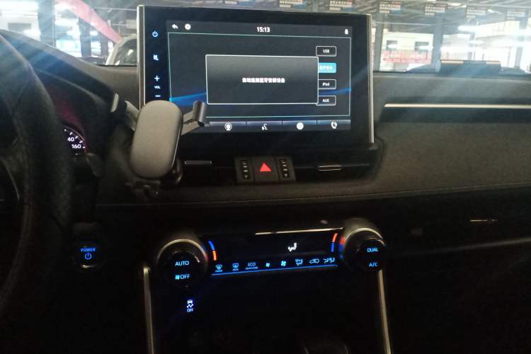 Used Toyota Wildlander 2022 Dual-Engine 2.5L E-CVT Two-Wheel Drive Luxury PLUS Edition Audio And AC Panel