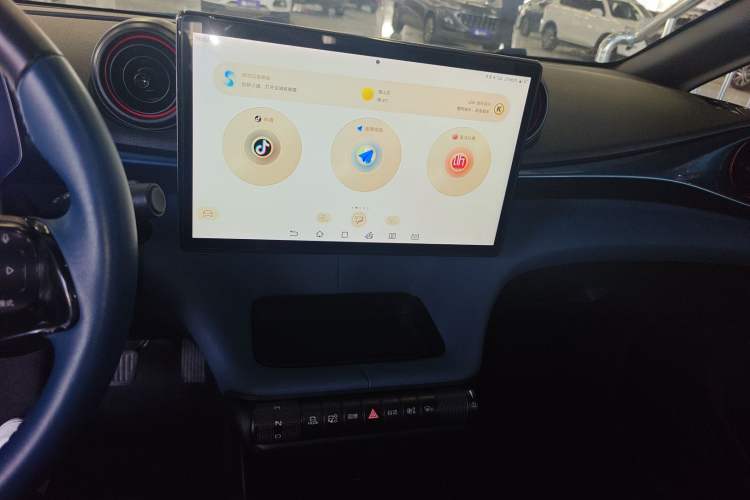 Used BYD Dolphin 2021 405 km Fashion Edition Audio And AC Panel