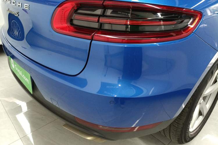 Used Porsche Macan 2016 Macan 2.0T Right Rear Taillight