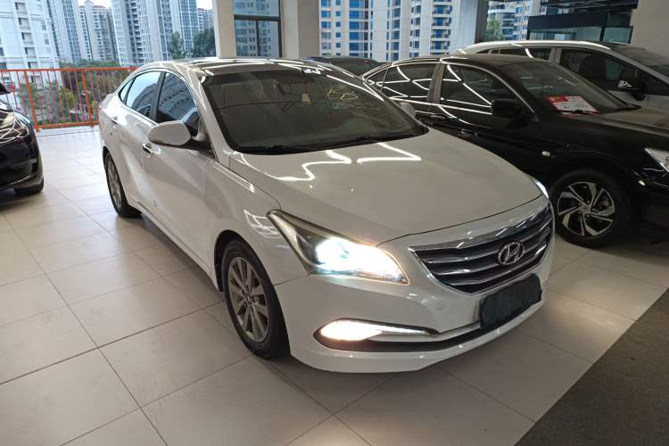 Used Hyundai Mistra 2014 1.8L Automatic Smart GLS Front Right 45 Deg