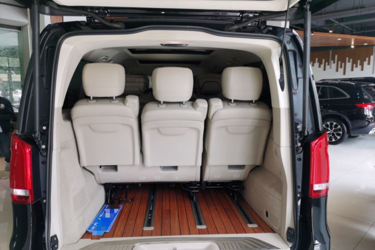 Used Mercedes-Benz V-Class 2020 V 260 L Long-wheelbase Luxury Edition Trunk