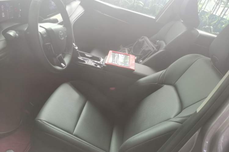 Used Toyota Camry 2026 Model Dual-Engine 2.0HSE Sport Lite Edition Left Front Seat