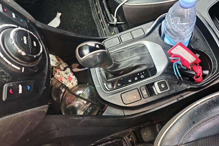 Used Hyundai Santa Fe 2017 2.0T Automatic Two-Wheel Drive Smart Version 7 Seats