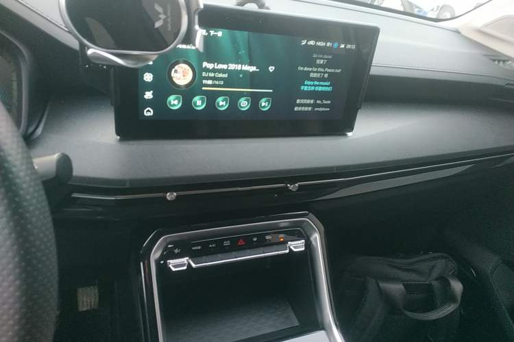 Used Wuling Asta 2022 2.0L DHT Electric-Speed Version