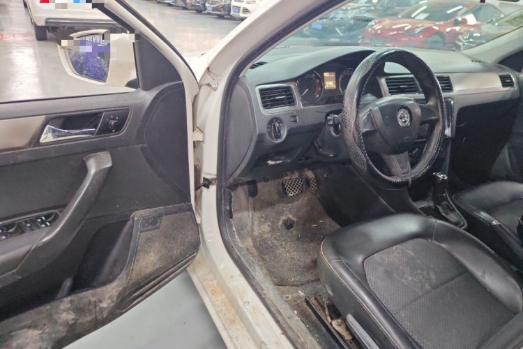 Used Skoda Rapid Spaceback 2014 1.6L Automatic Enjoyment Edition Driver Seat