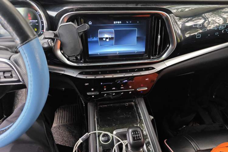 Used JETOUR X90 2019 1.5T Manual Smart Enjoyment Version 6 Seats China VI Standard
