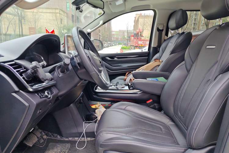 Used SAIC MAXUS G20 2021 Facelifted PLUS 2.0T Gasoline Automatic Luxury Edition