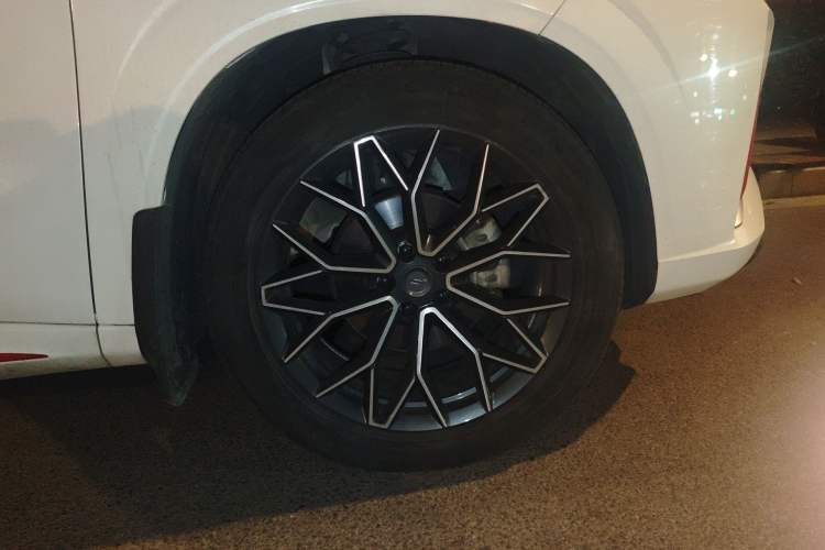 Used CHANGAN OSHAN Z6 2022 Blue Whale 1.5T DCT Smart Edition Urban Version Right Front Wheel Hub