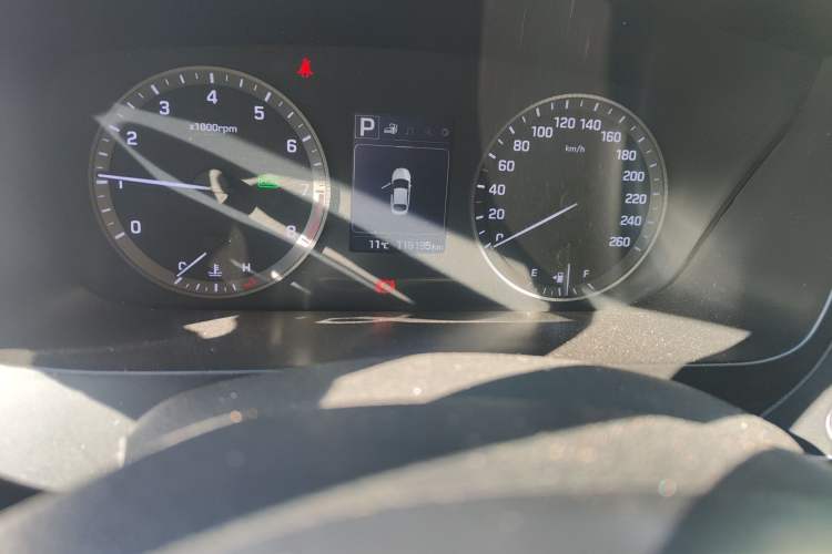 Used Hyundai Sonata 2015 1.6T GLS Smart Model Odometer Close Up