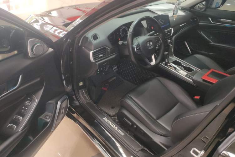 Used Honda Accord 2022 260TURBO Phantom Night · Prestige Edition Driver Seat