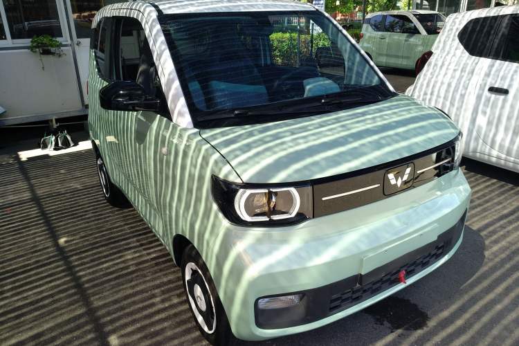 Used Wuling Hongguang MINIEV 2022 Macaron Premium Model – Lithium Iron Phosphate