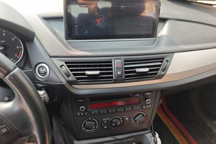 Used BMW X1 2012 sDrive18i Fashion Model Audio And AC Panel