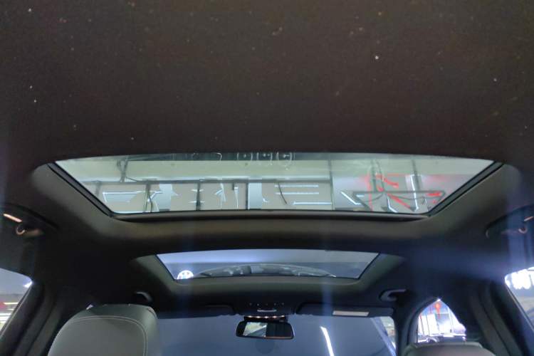 Used Mercedes-Benz GLC 2018 Facelift GLC 260 4MATIC Luxury Edition Headliner