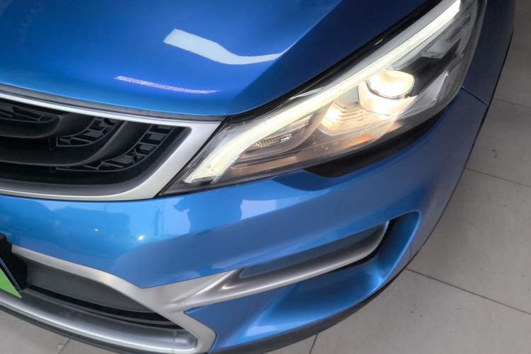 Used Geely Auto Emgrand GS 2016 Sport Edition 1.3T Automatic ZhenShang Model Left Front Headlight