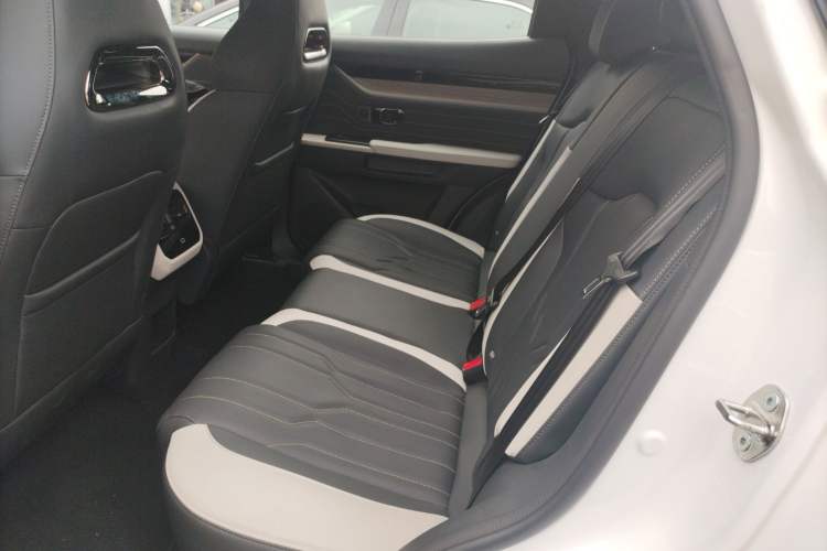 Used JETOUR Shanhai L6 2024 1.5TD DHT MAX