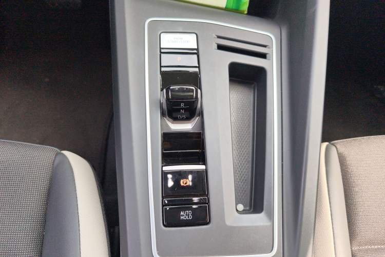 Used Volkswagen Golf 2023 280TSI DSG Pro Gear Lever