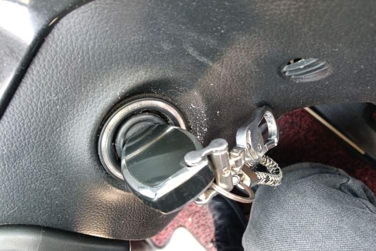 Used Mercedes-Benz Vito 2011 2.5L 7-seater executive version Vehicle Key