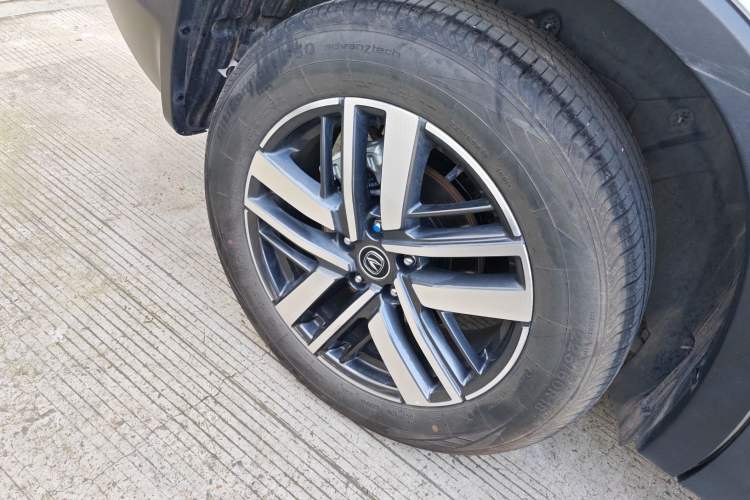 Used CHANGAN CS75 2022 Blue Whale Edition 1.5T DCT Luxury Model Right Rear Wheel Hub