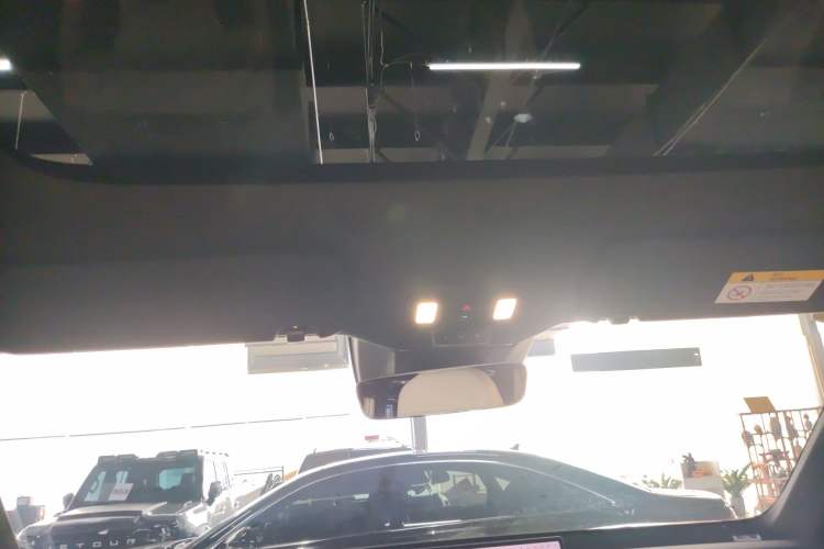 Used ONVO Luxeed L90 2025 Model—Max Six-Seater Version
