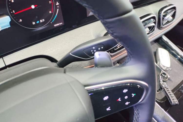 Used Chery Tiggo 9 2023 2.0T Dual-Clutch Two-Wheel Drive Luxury Edition 7 Seats
