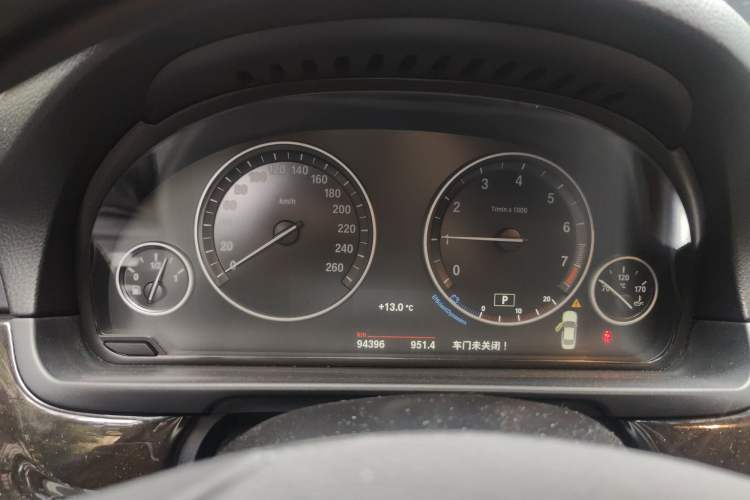 Used BMW 5 Series 2014 525Li Leading Model