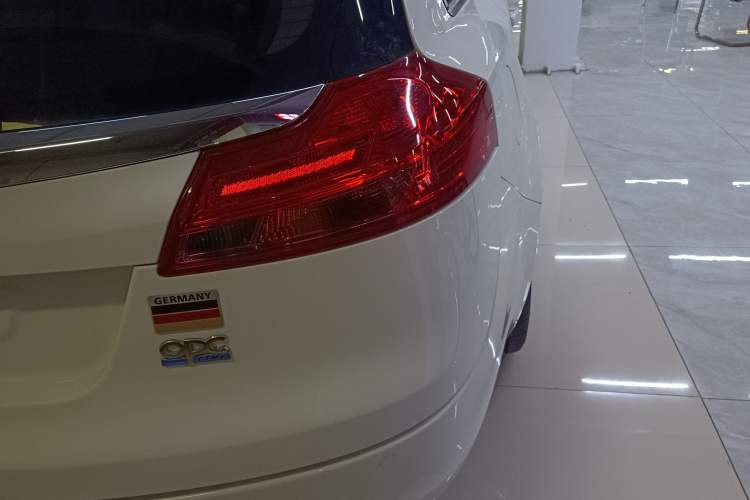 Used Opel Insignia 2013 2.0T Two-Wheel-Drive Luxury Version