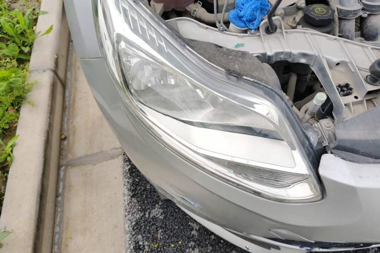 Used Ford Focus 2012 Hatchback 1.6L Automatic Comfort Model Right Front Headlight