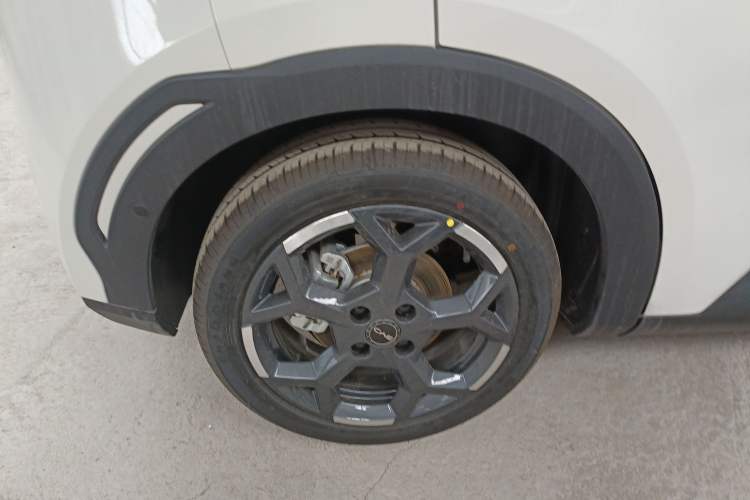 Used BYD Seagull 2025 Smart Drive Version 305 km Freedom Edition Right Rear Wheel Hub