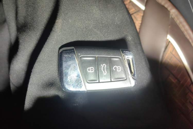 Used Volkswagen Magotan 2017 330TSI DSG Leading Model Vehicle Key