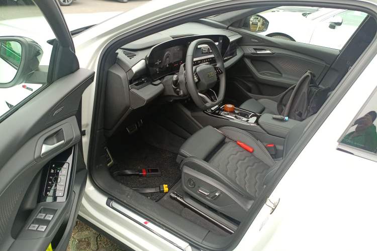 Used Audi Q6L e-tron 2026 First Launch Navigation Edition