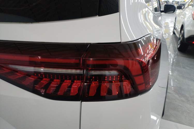 Used Chery Tiggo 8 PRO 2024 Champion Edition 290T Two-Wheel Drive Shining Version 5 Seats
