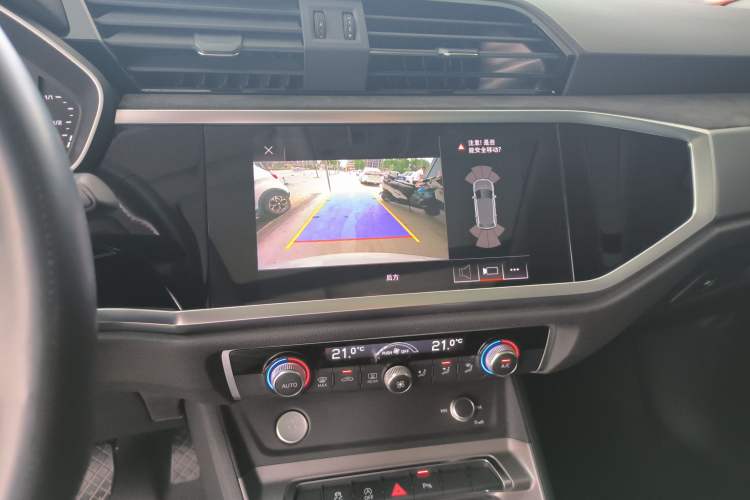 Used Audi Q3 2020 40 TFSI Fashion Dynamic Model Audio And AC Panel