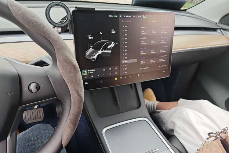 Used Tesla Model Y 2021 Long-Range All-Wheel-Drive Version Audio And AC Panel