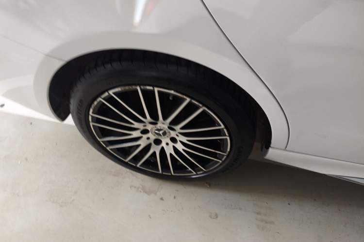 Used Mercedes-Benz C-Class 2023 Restyled C 260 L Sport Edition Right Rear Wheel Hub