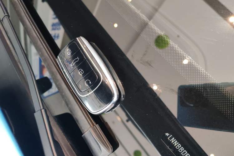 Used Chery Tiggo 8 PLUS C-DM 2025 1.5T 116 km Prestige Version 5 Seats
