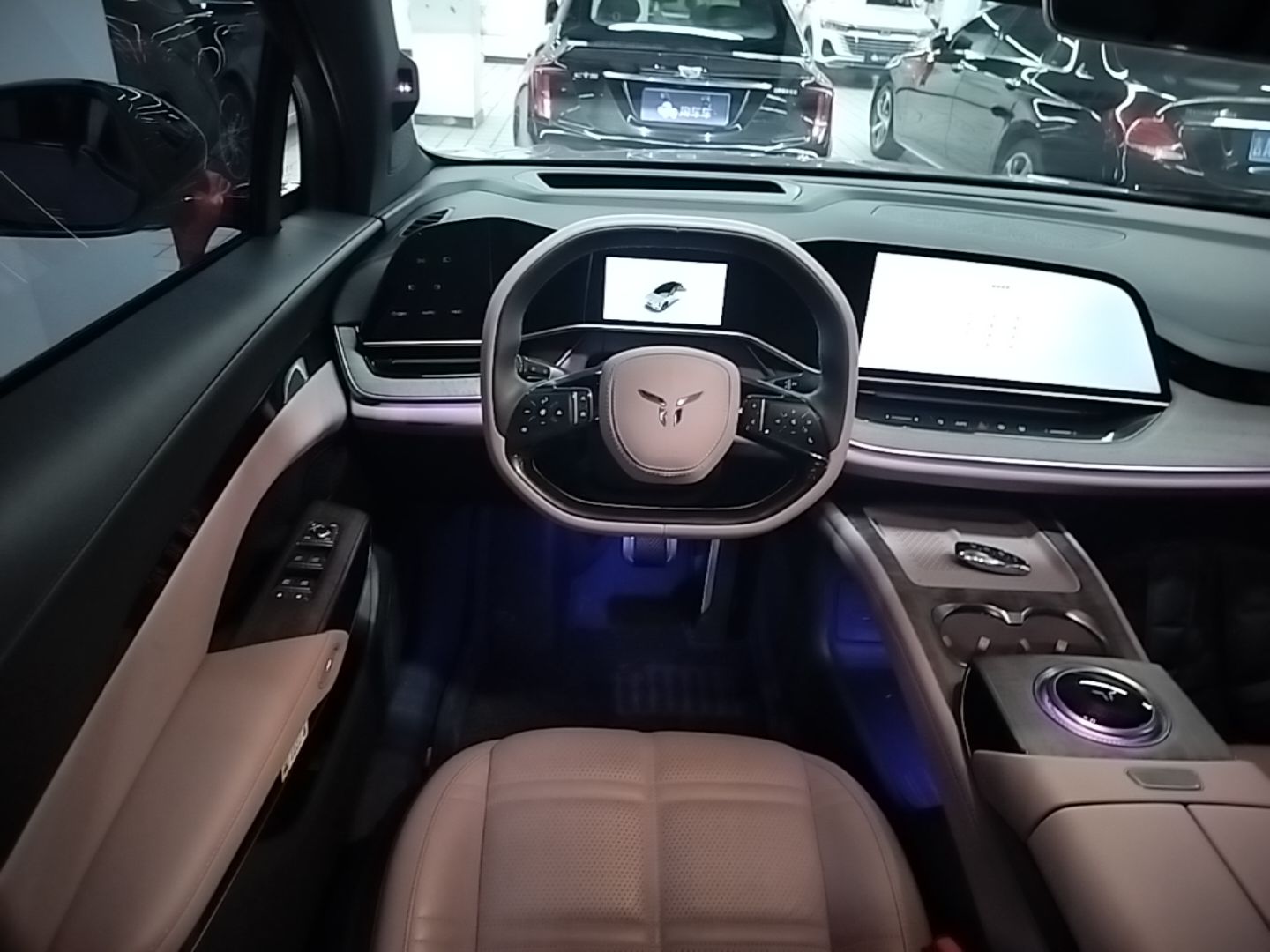 Hongqi Tiangong 08 2025 680 Ultra Four-Wheel-Drive Version — снимка 13