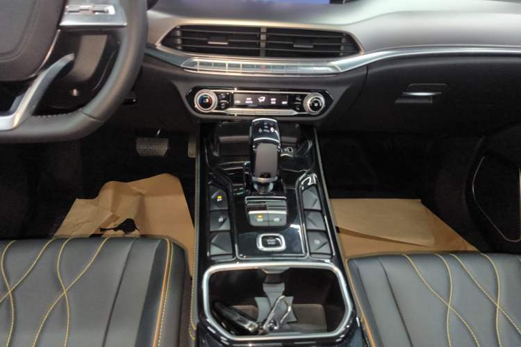 Used Bestune T77 2023 1.5T Automatic Luxury Model Gear Lever