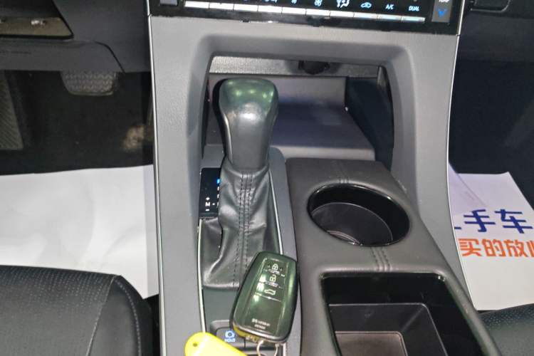 Used Toyota Avalon 2019 2.0L Luxury Edition China VI Standard