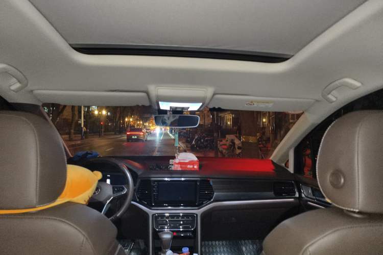 Used Volkswagen Viloran 2020 330TSI Luxury Edition
