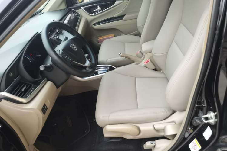 Used Honda Crider 2013 1.8L automatic luxury edition Left Front Seat