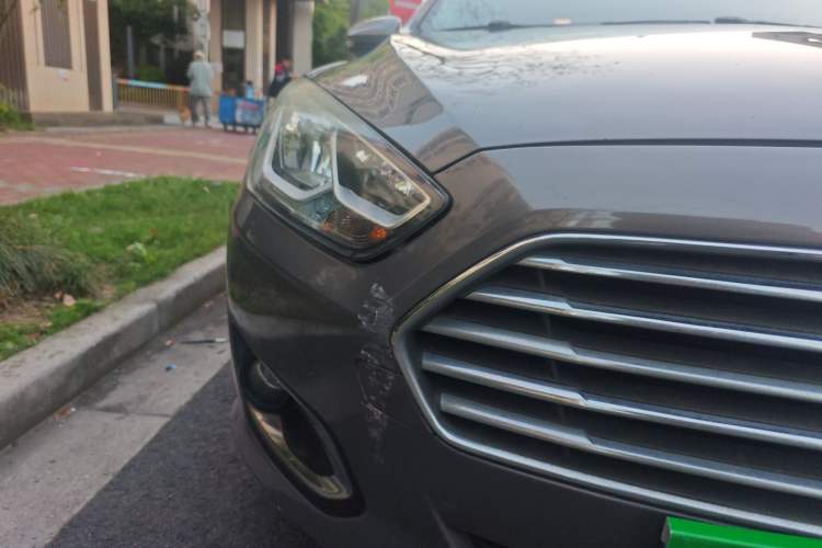 Used Ford Escort 2015 1.5L Manual Fashion Edition